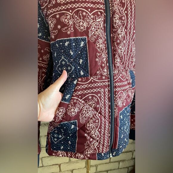 Levi's Women's Burgundy and Navy Patterned Bomber Jacket - Picture 8 of 12